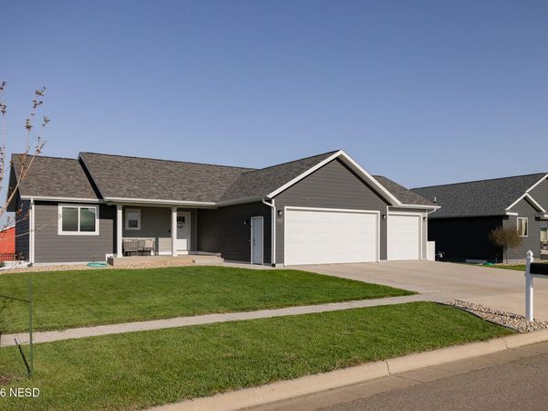 1615 5TH STREET NW, Watertown, SD 57201