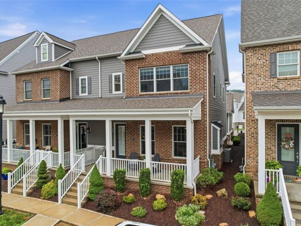 17 Allegheny Ave, Oakmont, PA 15139