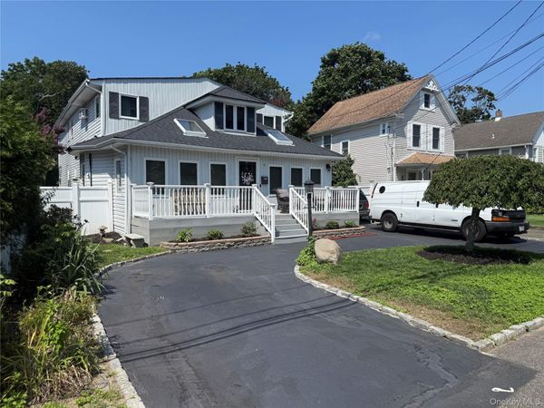 9 Watson Street , East Islip, NY 11730