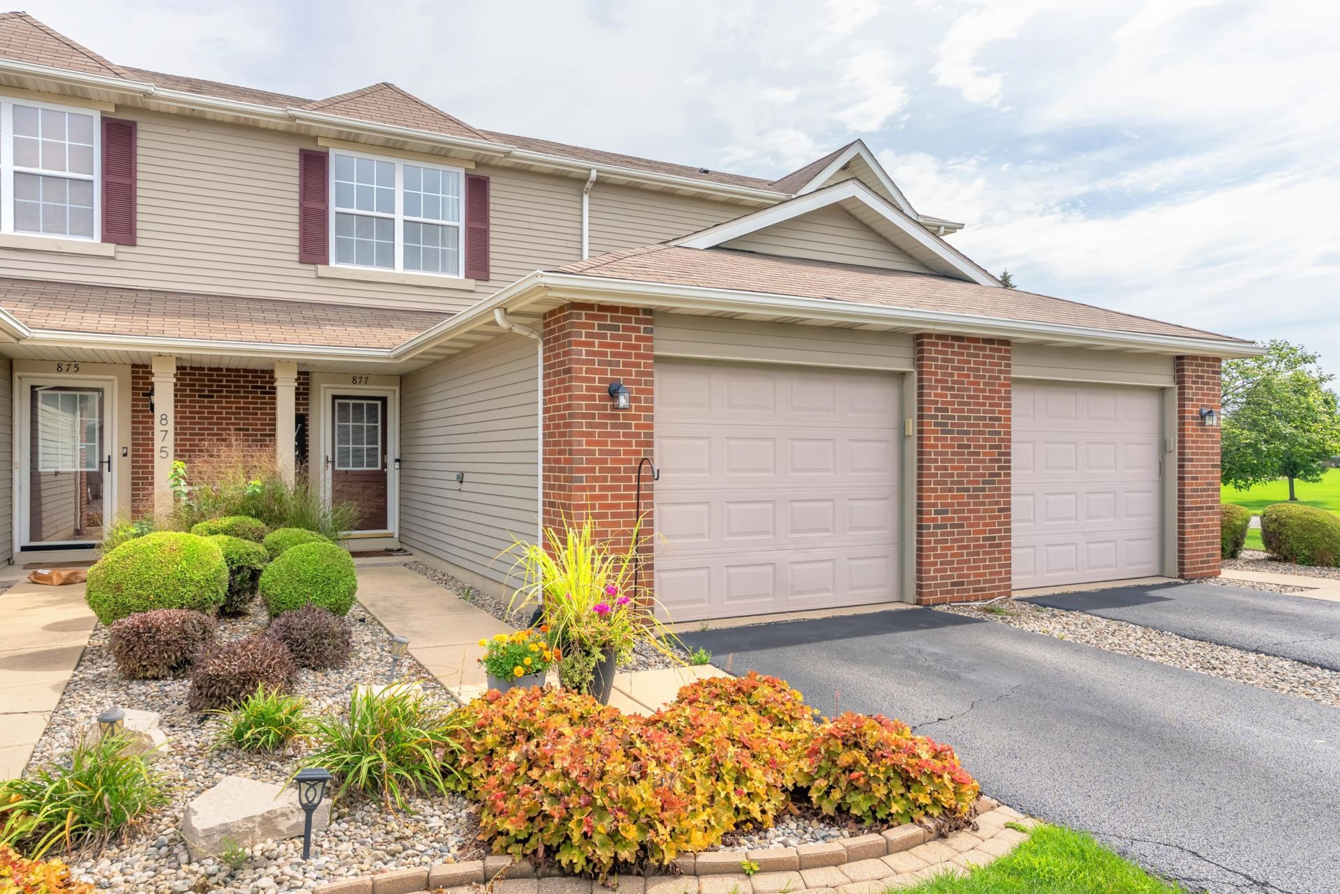 877 Flagstone Drive, Dyer, IN 46311 Main Photo