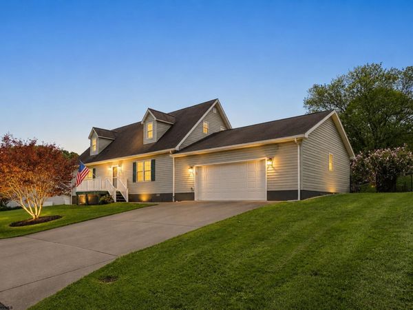 39 Glen Court, Bridgeport, WV 26330