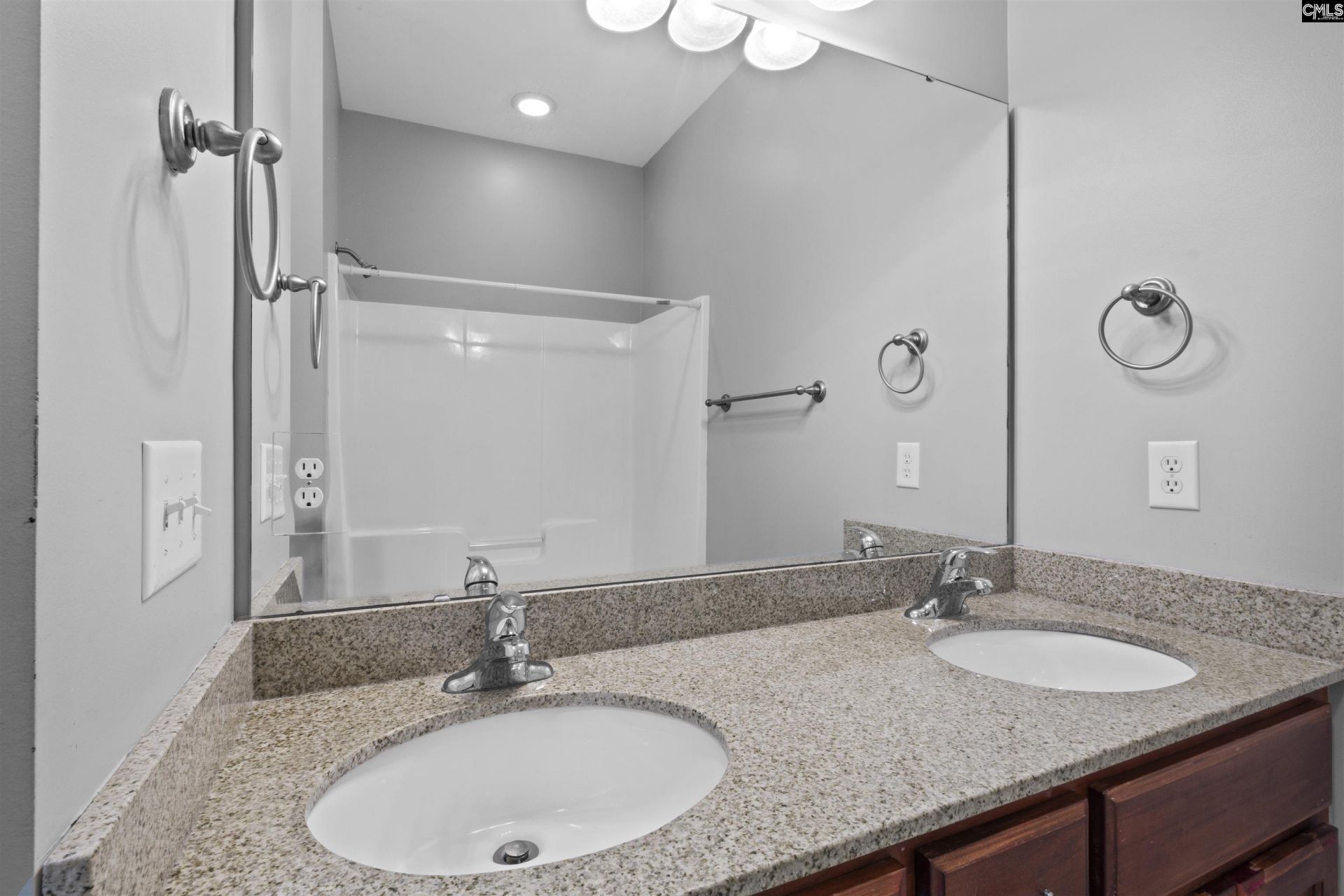 137 Royal Lythan Drive  Photo 22
