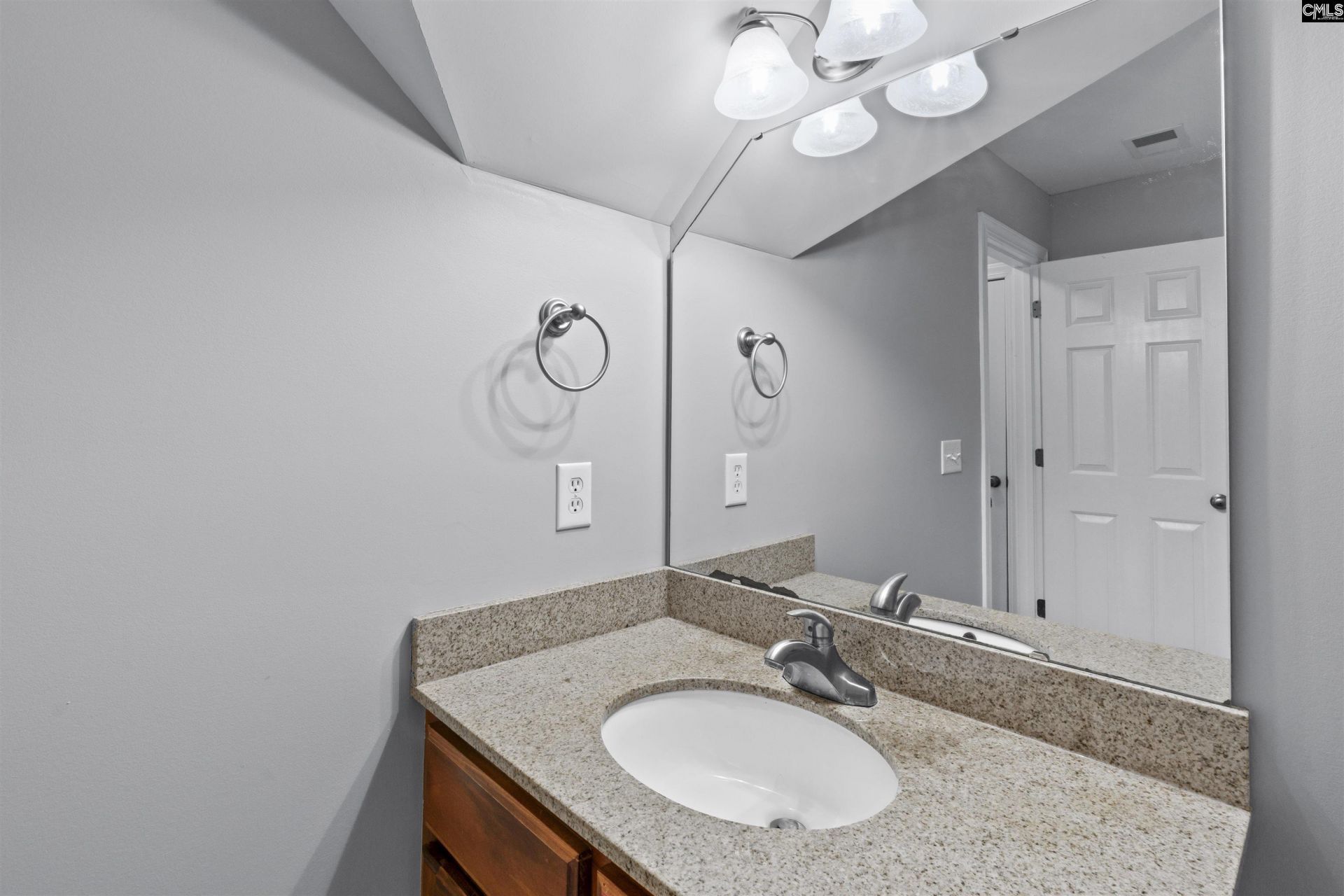 137 Royal Lythan Drive  Photo 32