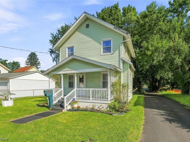 2211 17th Street NE, Canton, OH 44705 Photo 2