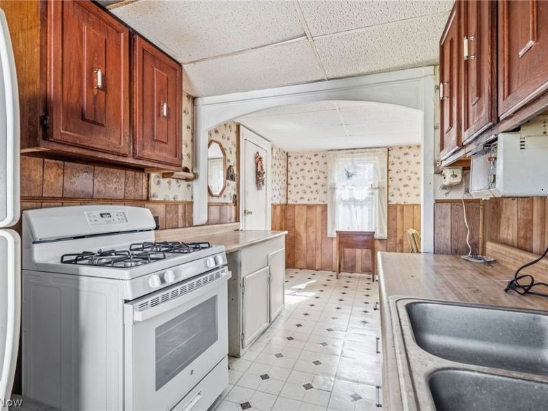 2211 17th Street NE, Canton, OH 44705 Photo 5