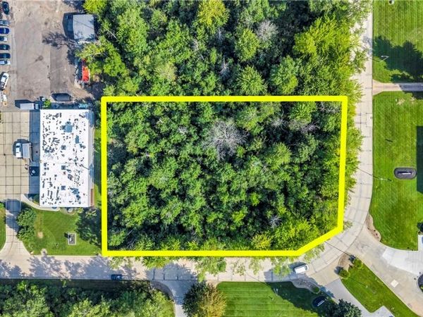 9365 Pineneedle Drive , Mentor, OH 44060
