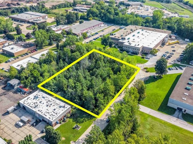 9365 Pineneedle Drive, Mentor, OH 44060 Photo 11