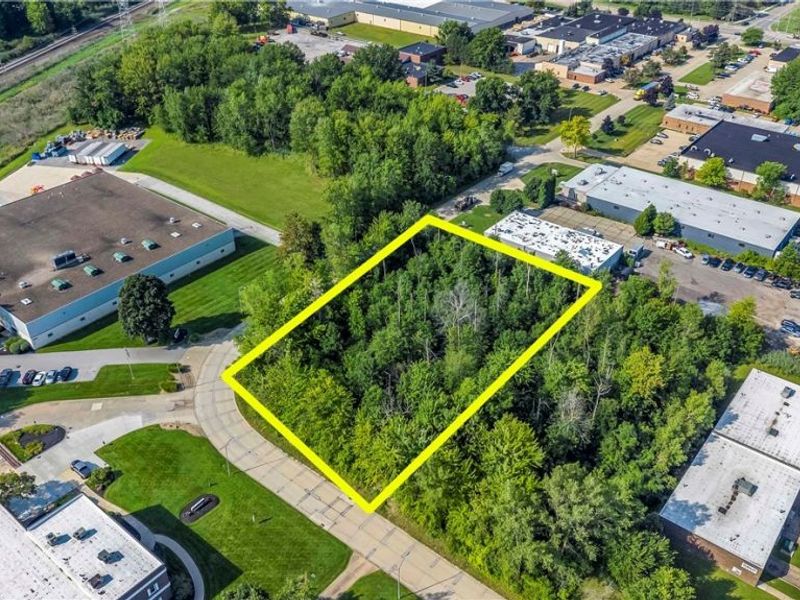 9365 Pineneedle Drive, Mentor, OH 44060 Photo 7