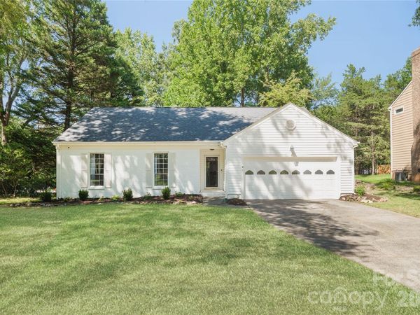 8805 Golf Ridge Drive, Charlotte, NC 28277