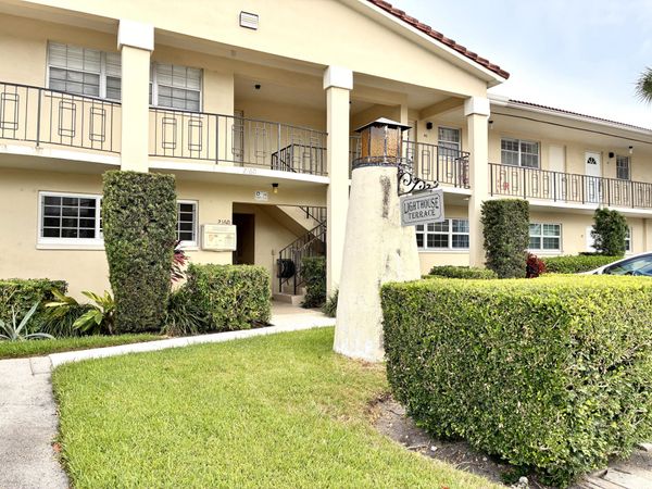 2204 NE 36th Street, Unit Apt 26, Lighthouse Point, FL 33064