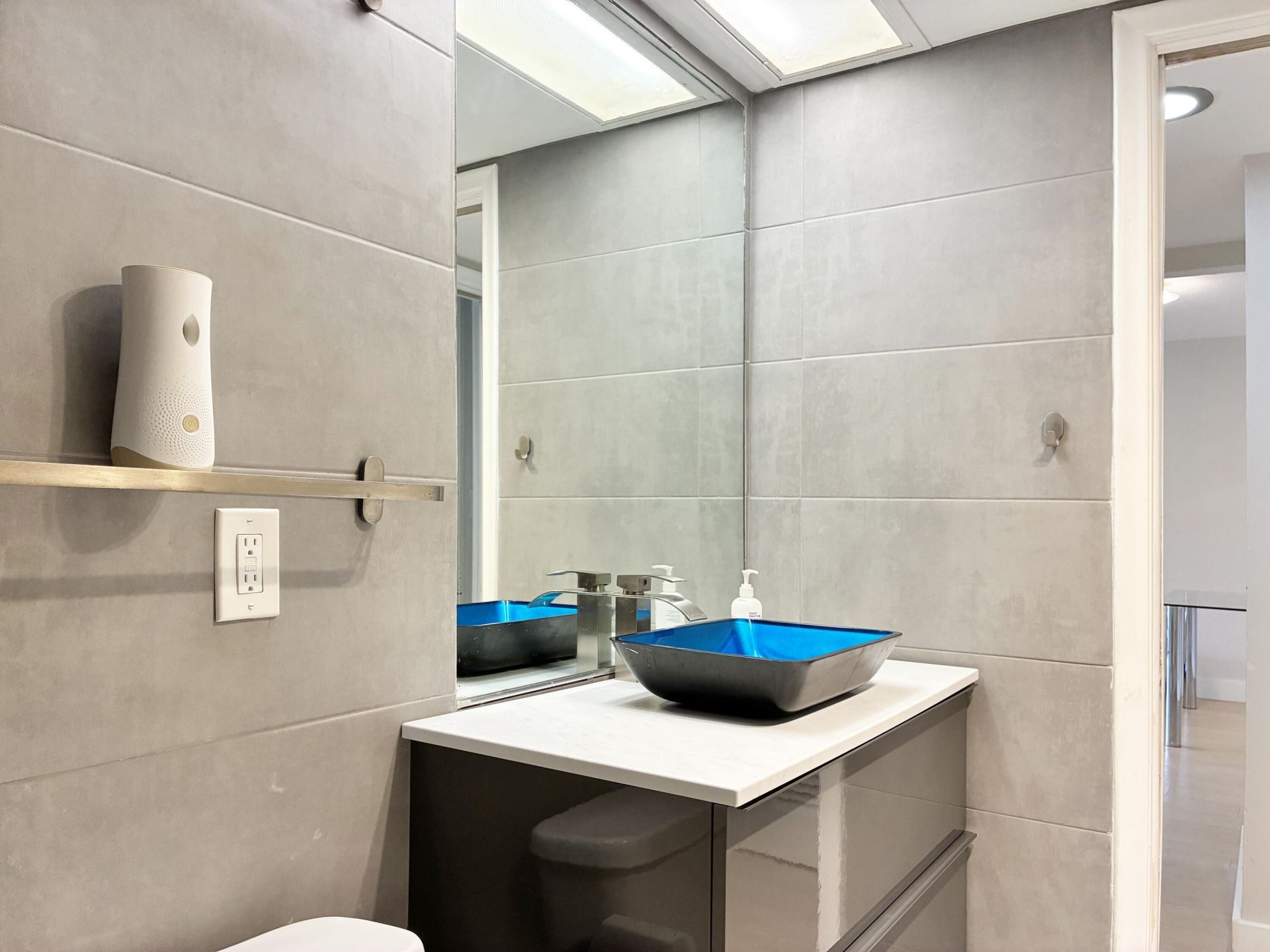 2204 NE 36th Street, Unit Apt 26, Lighthouse Point, FL 33064 Photo