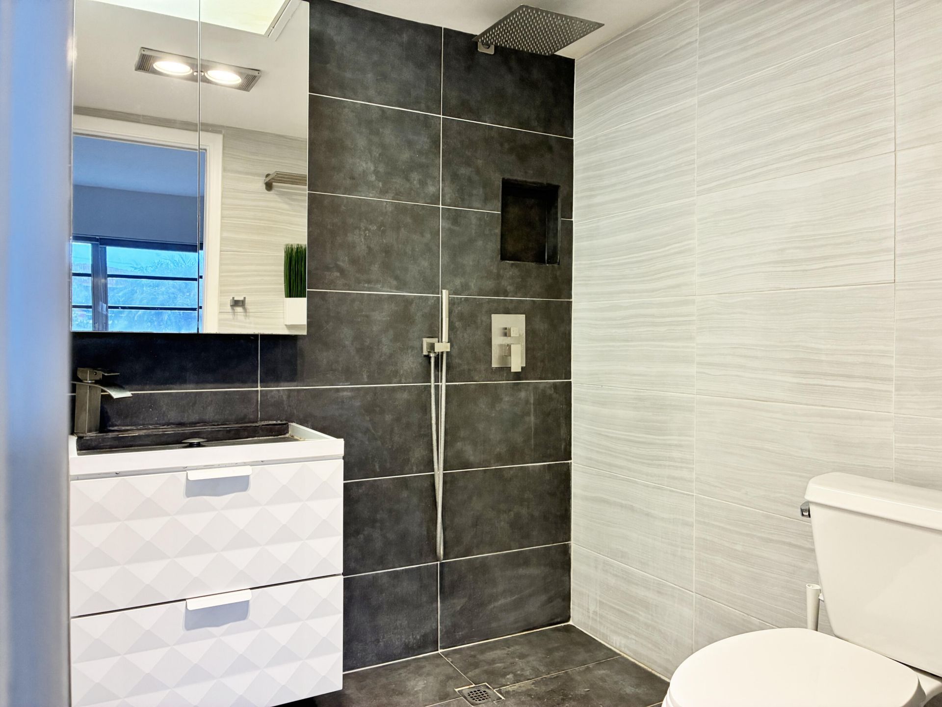 2204 NE 36th Street, Unit Apt 26, Lighthouse Point, FL 33064 Photo