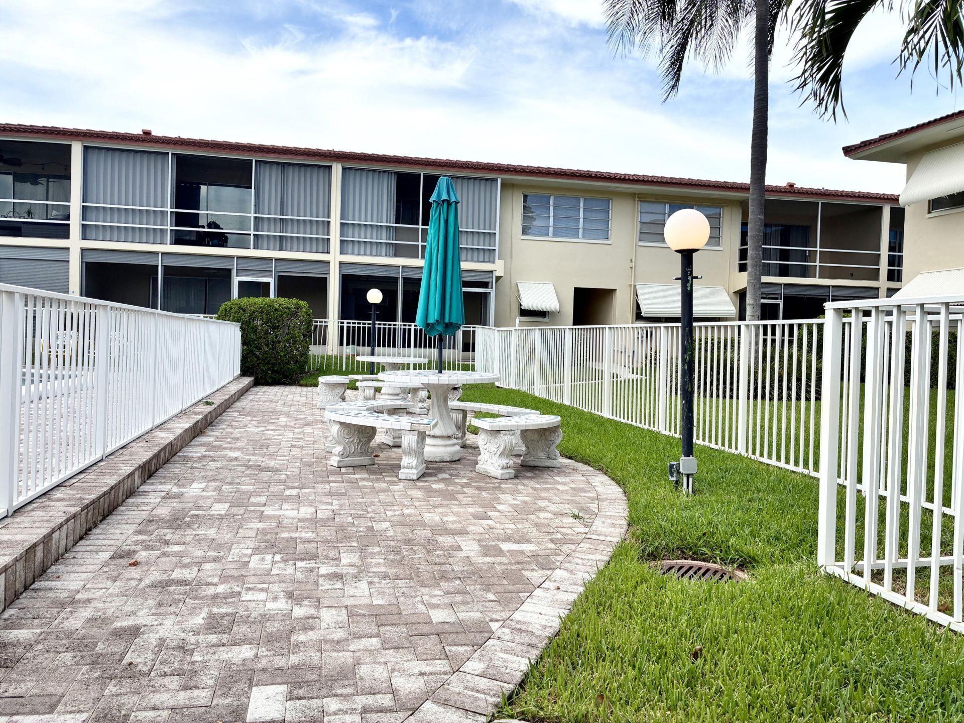 2204 NE 36th Street, Unit Apt 26, Lighthouse Point, FL 33064 Photo