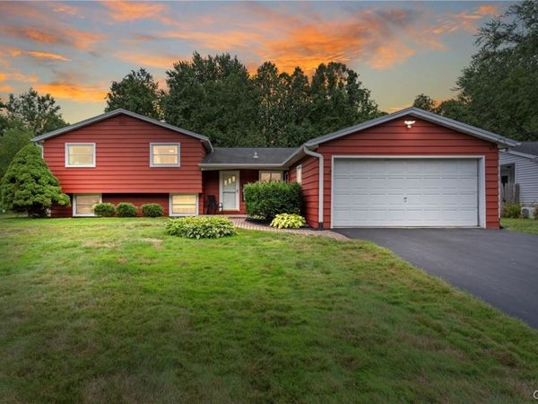 4128 Willowbrook Drive , Liverpool, NY 13090