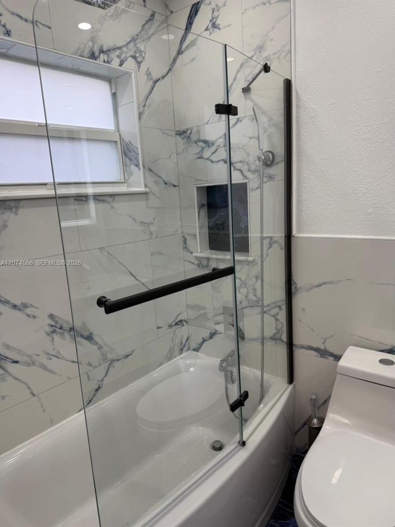 5121 W Oakland Park Blvd , Unit 212, Lauderdale Lakes, FL 33313 Photo