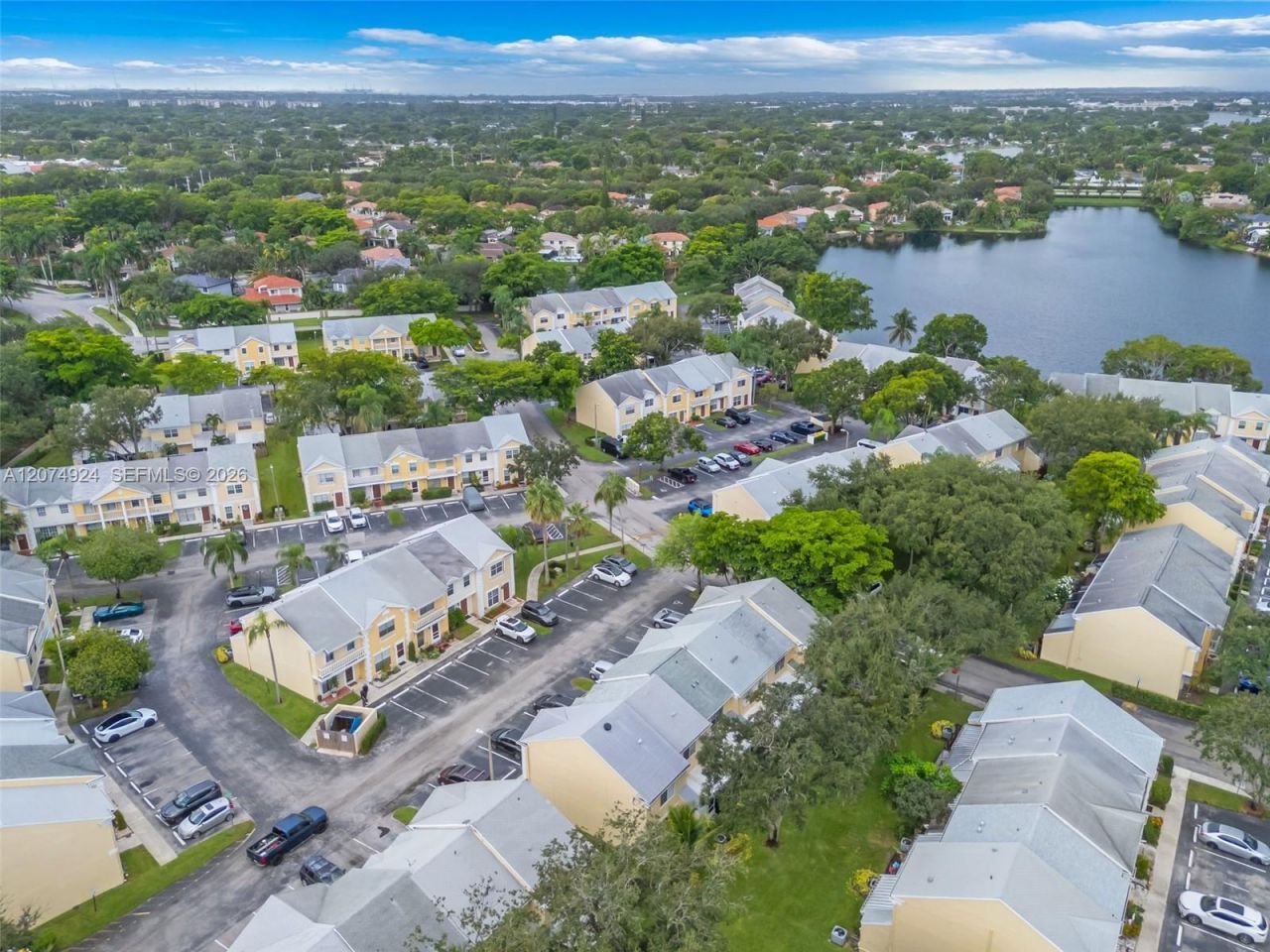 2916 Dorchester Ln , Cooper City, FL 33026 Photo