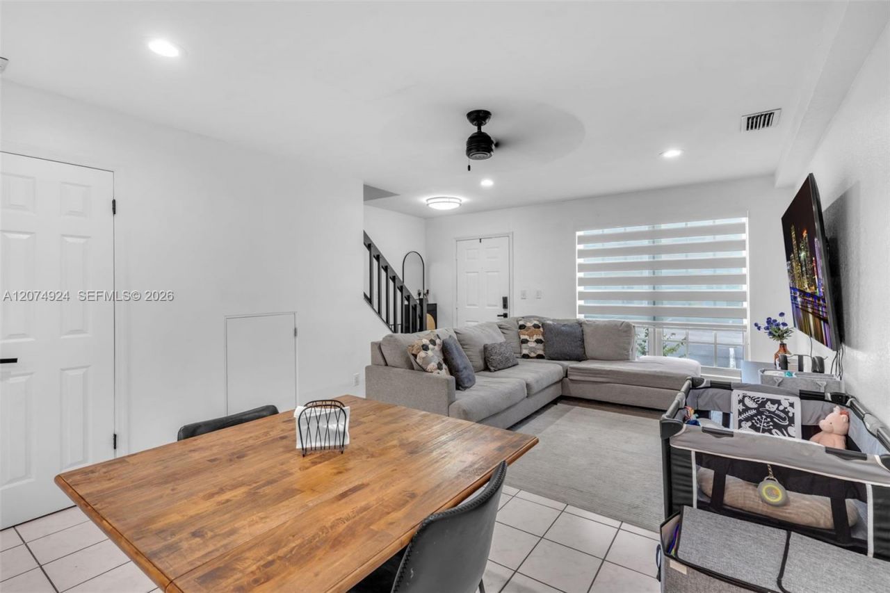 2916 Dorchester Ln , Cooper City, FL 33026 Photo
