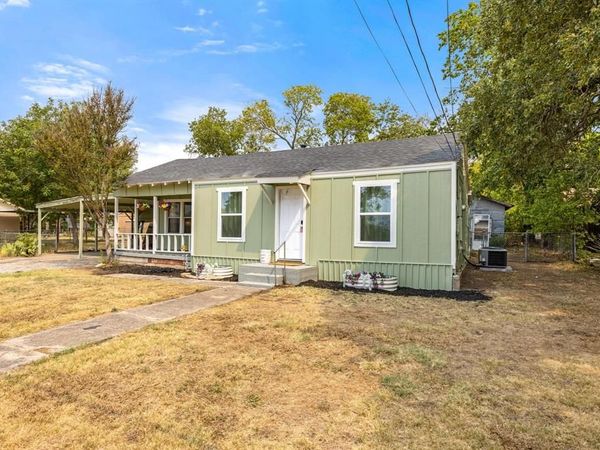 207 E 4th Street, Weatherford, TX 76086