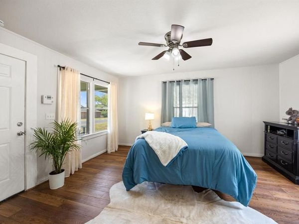 207 E 4th Street, Weatherford, TX 76086