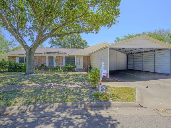 805 Olympic, Beeville, TX 78102