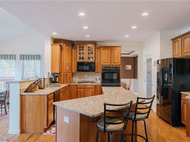 9185 Stonebriar Lane, North Ridgeville, OH 44039 Photo 10