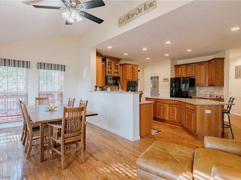 9185 Stonebriar Lane, North Ridgeville, OH 44039 Photo 12