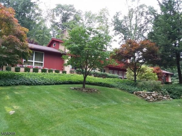 5 Agnes Ln, Holland, NJ 08848