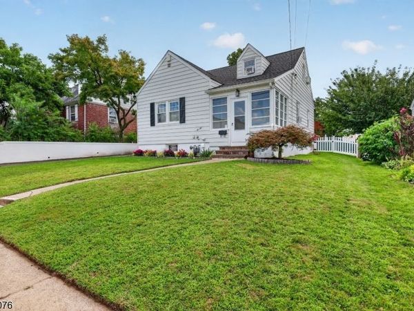 10 Campbell Rd, Fair Lawn, NJ 07410