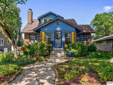 1713 Beaver Avenue, Des Moines, IA 50310