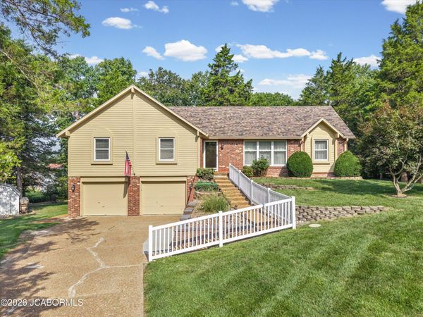 1704 WESTPORT COURT, Jefferson City, MO 65109