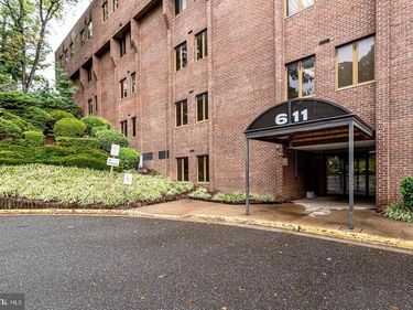 611 S CARLIN SPRINGS ROAD , Unit 301, ARLINGTON, VA 22204