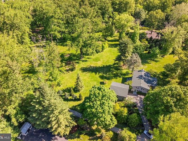 2129 HARTS LANE , CONSHOHOCKEN, PA 19428
