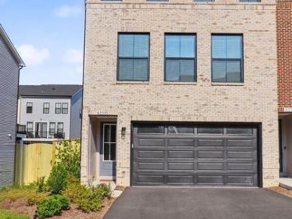 43595 FARRINGDON SQUARE, BROADLANDS, VA 20148