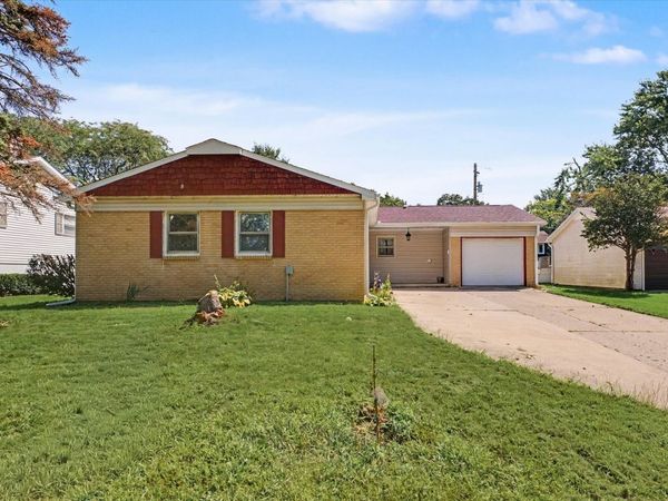 1004 Frank Drive , Champaign, IL 61821