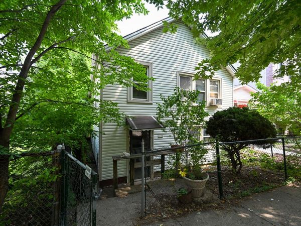 2638 W Medill Avenue , Chicago, IL 60647