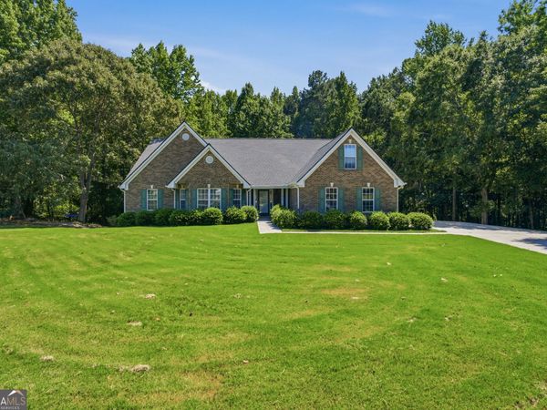 1611 Lake View Court, Loganville, GA 30052