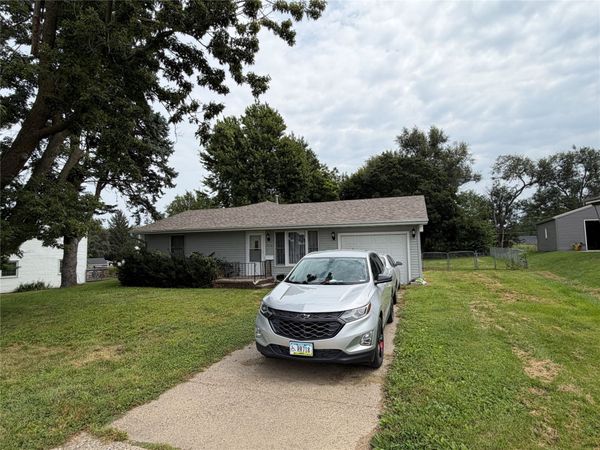 404 E 25th Street S, Newton, IA 50208
