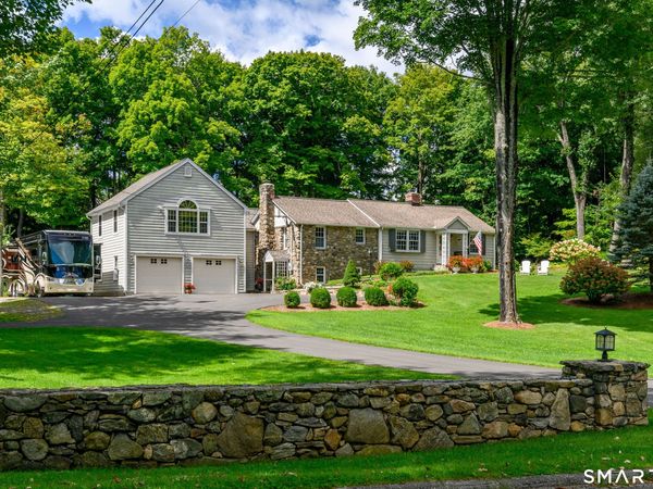 141 Head Of Meadow , Newtown, CT 06470