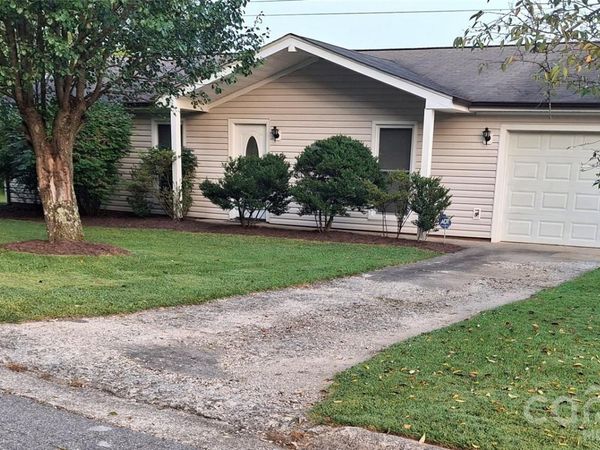 204 Scottlynn Drive, Asheville, NC 28806