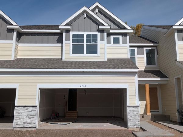 4226 Hayward Avenue N, Oakdale, MN 55128