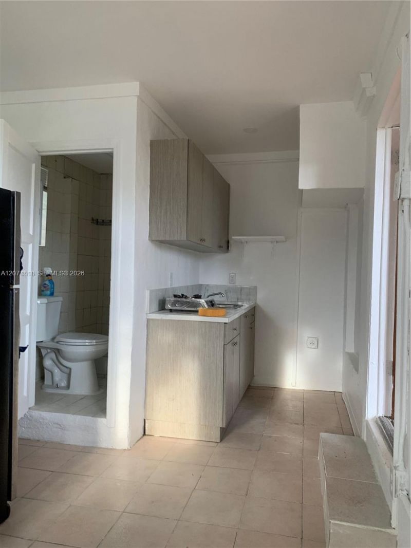 1901 E 5th Ave, Unit B, Hialeah, FL 33013 Photo