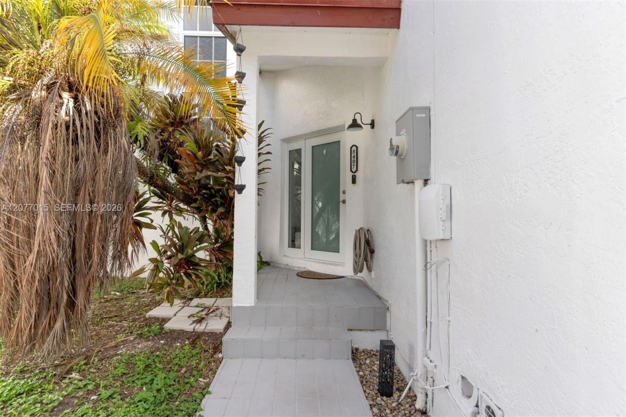 8407 SW 208th Ter , Cutler Bay, FL 33189 Photo