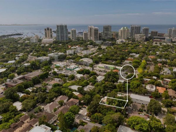 2952 Louise St , Coconut Grove, FL 33133