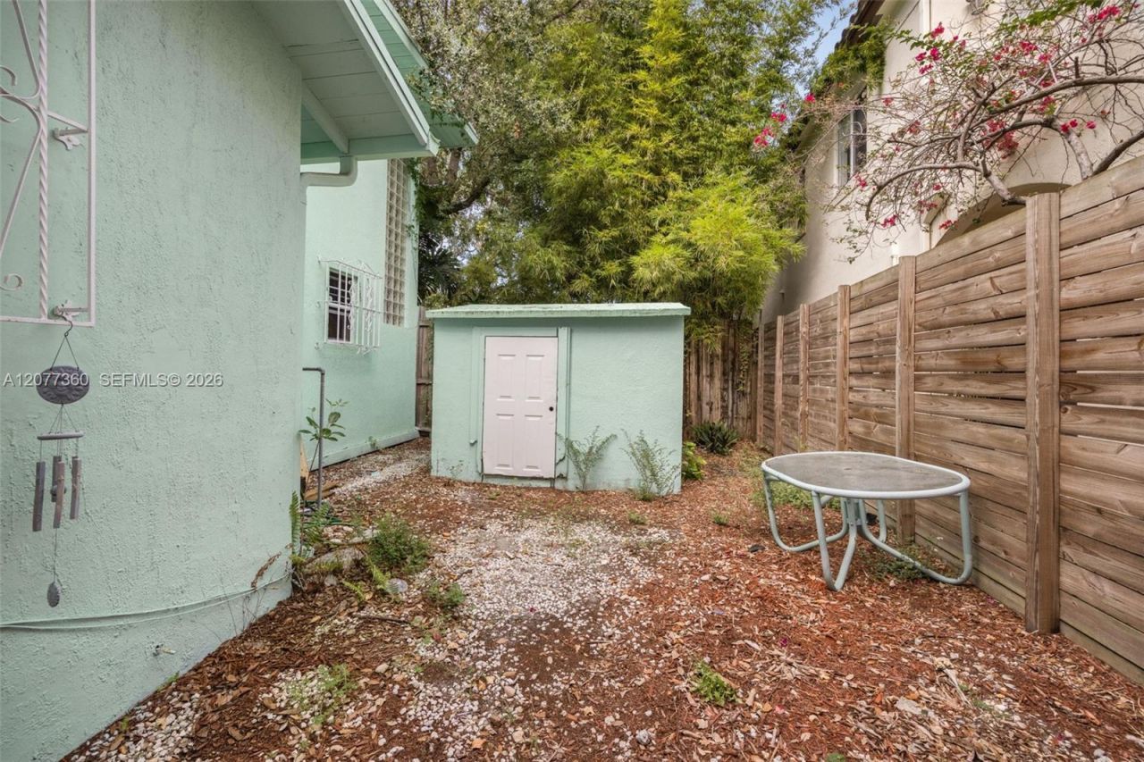 2952 Louise St , Coconut Grove, FL 33133 Photo
