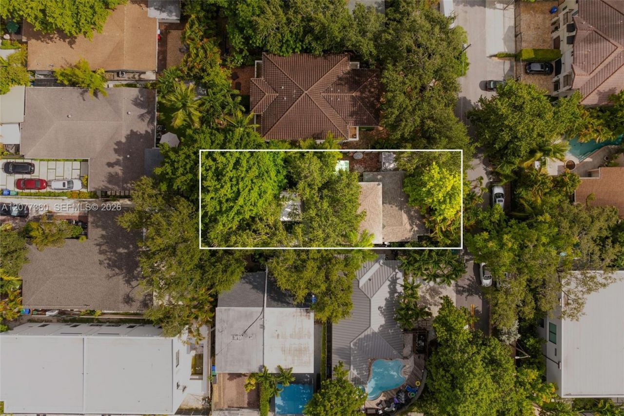 2952 Louise St , Coconut Grove, FL 33133 Photo