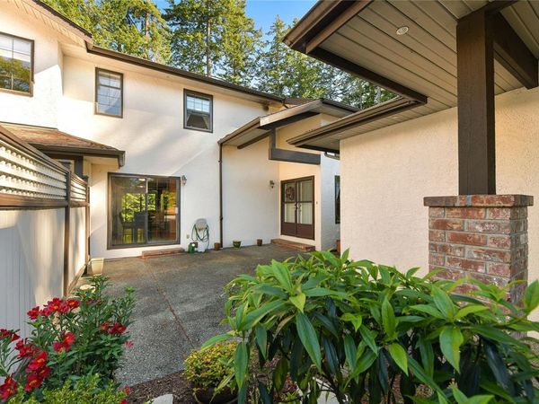4631 Lochside Dr , Unit #3, Saanich, BC V8Y 2S9