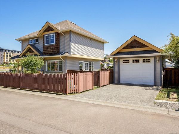 921 Colville Rd, Unit #1, Esquimalt, BC V9E 6H9