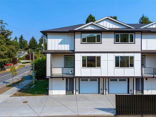 1559 Ash Rd, Unit #1, Saanich, BC V8N 2S9