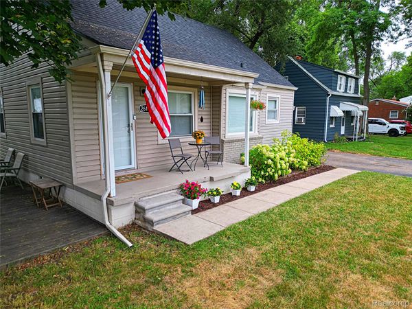 26100 Southwestern Highway , Redford Township, Mi 48239