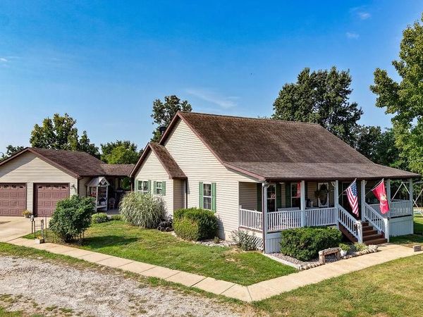 1865 Yellow rock Road, De Soto, MO 63020